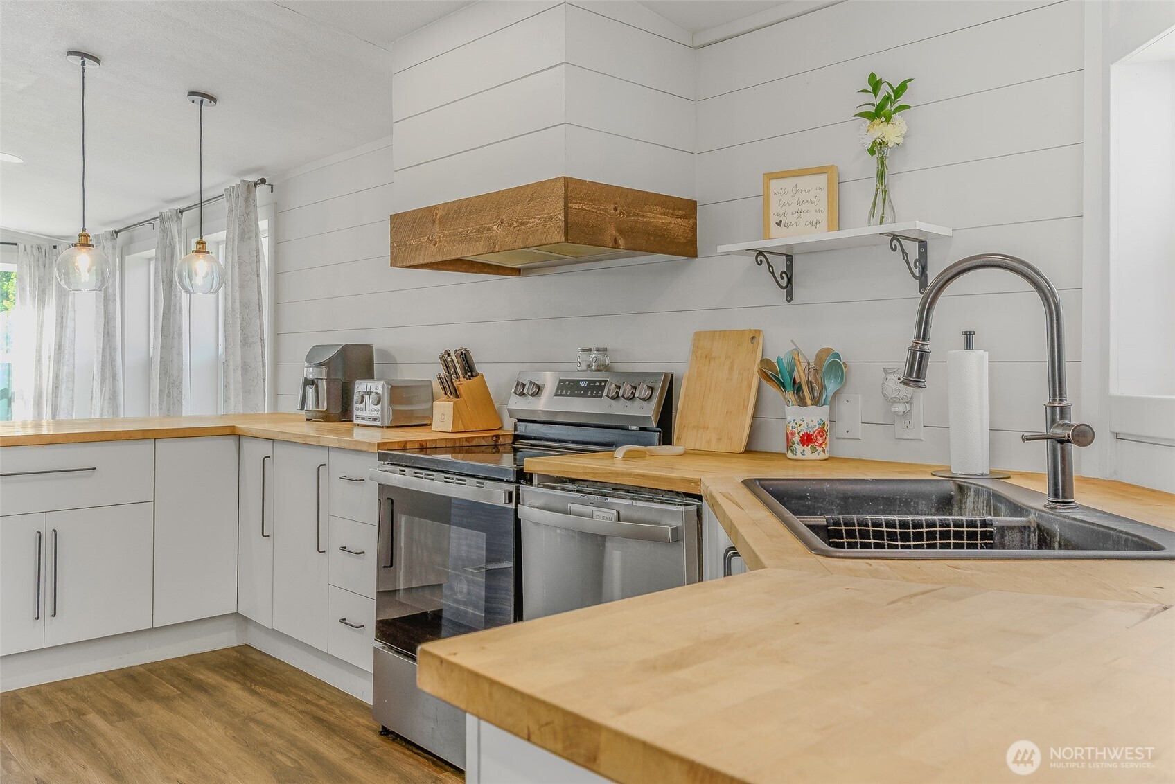 567 Quick Road Castle Rock WA 98611