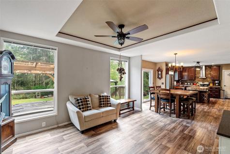 6852 SE Garfield Street Port Orchard WA 98366