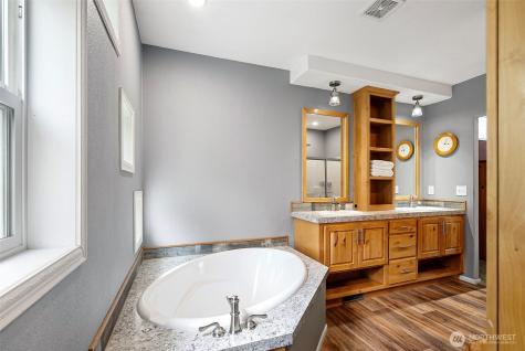 6852 SE Garfield Street Port Orchard WA 98366