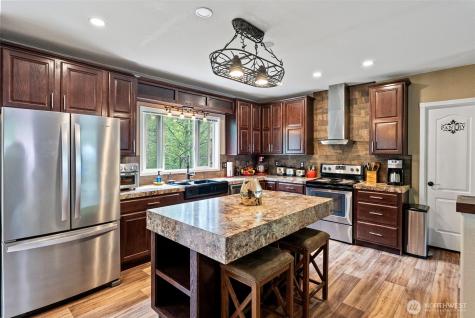6852 SE Garfield Street Port Orchard WA 98366