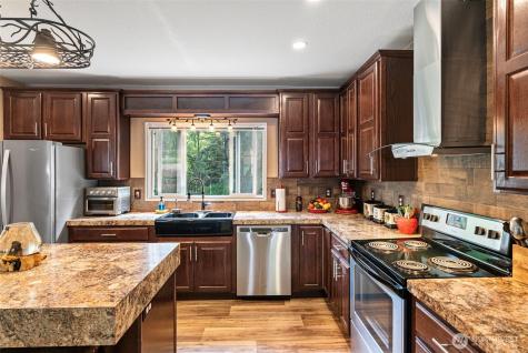 6852 SE Garfield Street Port Orchard WA 98366