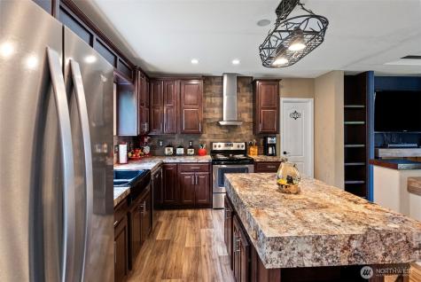 6852 SE Garfield Street Port Orchard WA 98366