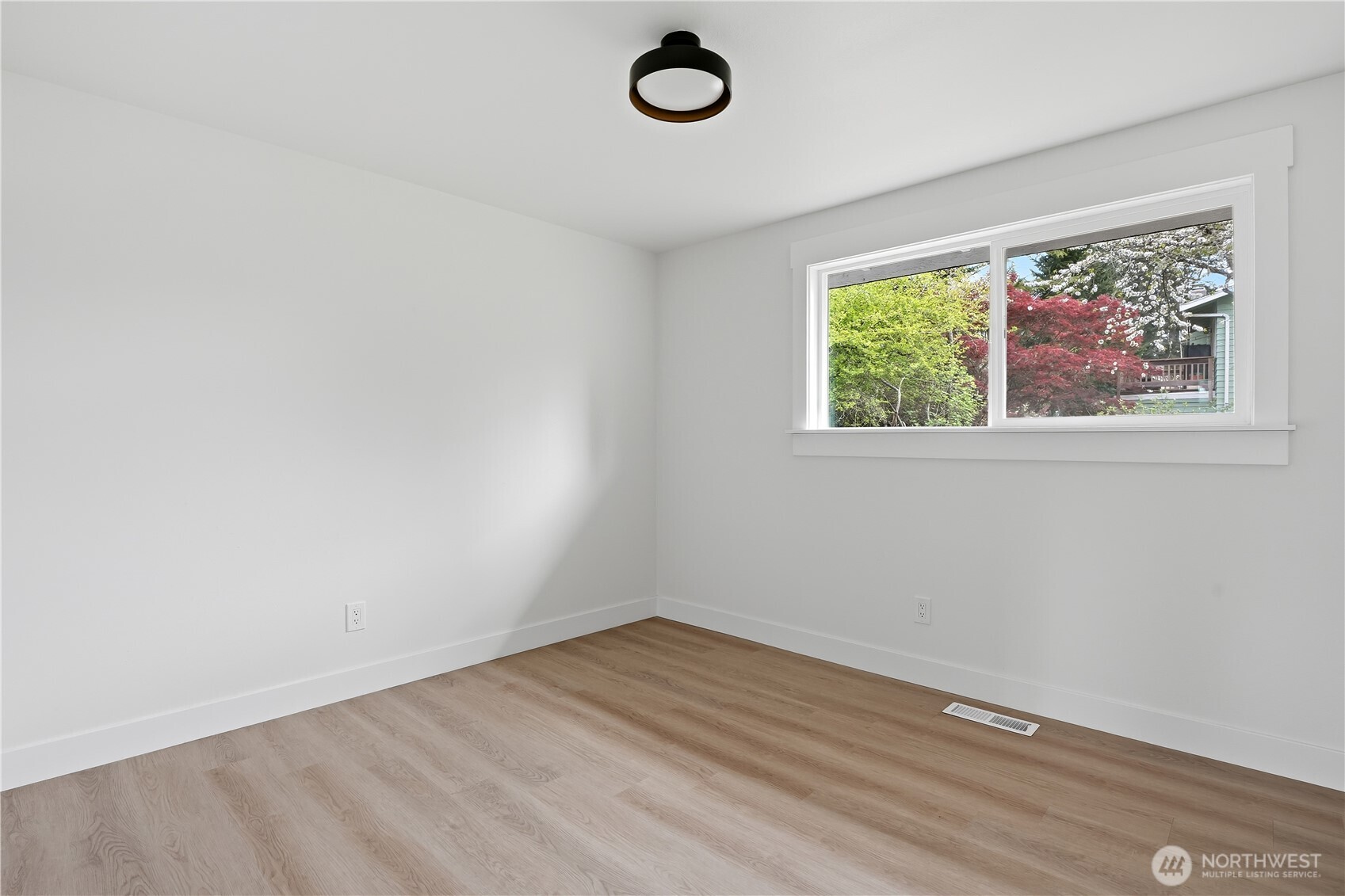 23207 46th Avenue W Mountlake Terrace WA 98043