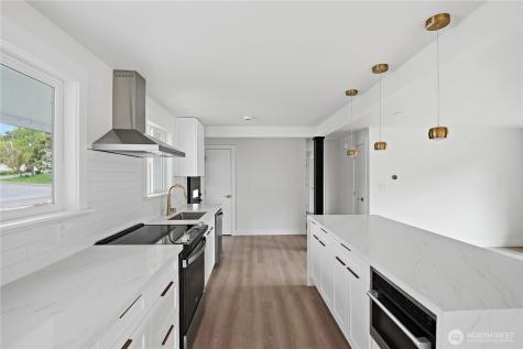23207 46th Avenue W Mountlake Terrace WA 98043