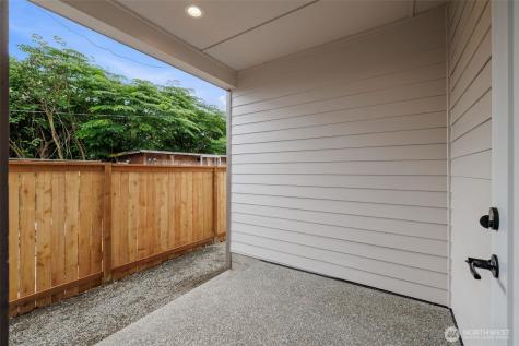 523 Bridges Avenue S Kent WA 98032