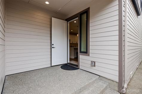 523 Bridges Avenue S Kent WA 98032