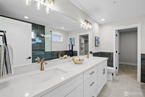 523 Bridges Avenue S Kent WA 98032