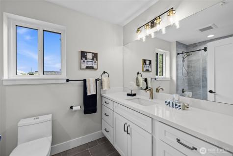 523 Bridges Avenue S Kent WA 98032