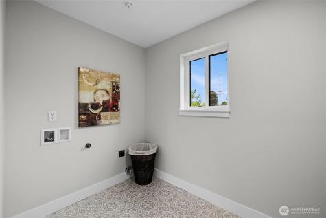 523 Bridges Avenue S Kent WA 98032