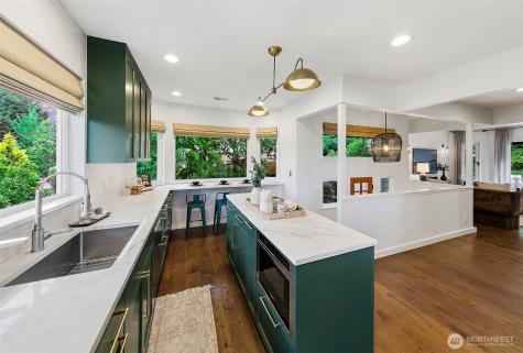 4927 50th Avenue S Seattle WA 98118