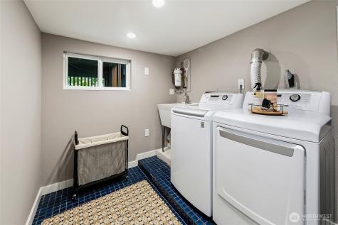 4927 50th Avenue S Seattle WA 98118