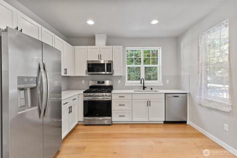 1672 Aspen Drive Camano Island WA 98282