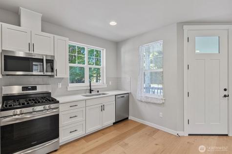 1672 Aspen Drive Camano Island WA 98282