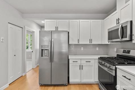 1672 Aspen Drive Camano Island WA 98282