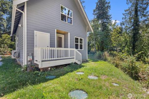 1672 Aspen Drive Camano Island WA 98282
