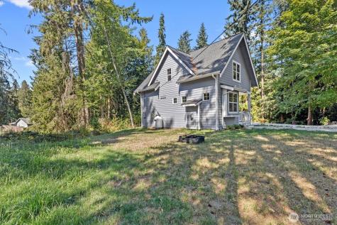 1672 Aspen Drive Camano Island WA 98282