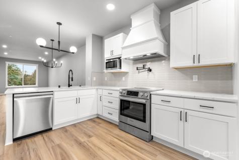 16823 Alder Way Lynnwood WA 98037