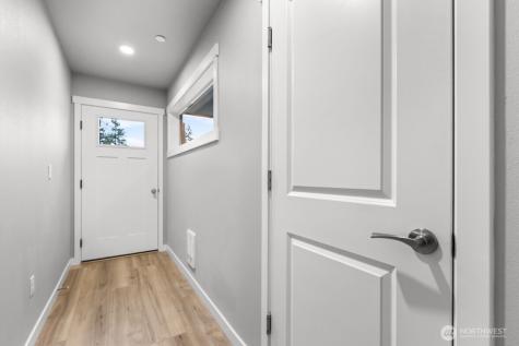 16823 Alder Way Lynnwood WA 98037