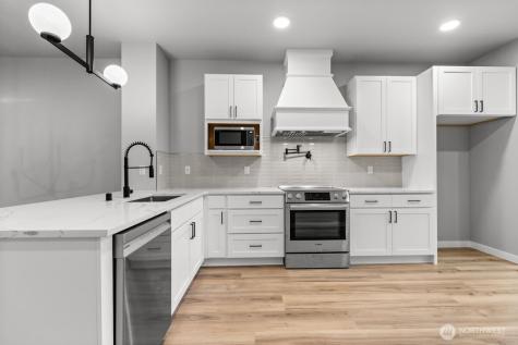16823 Alder Way Lynnwood WA 98037