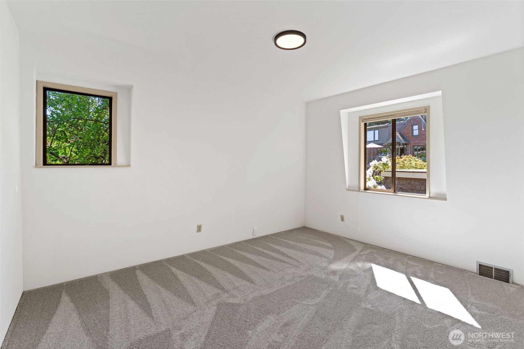 4442 95th Avenue NE Bellevue WA 98004