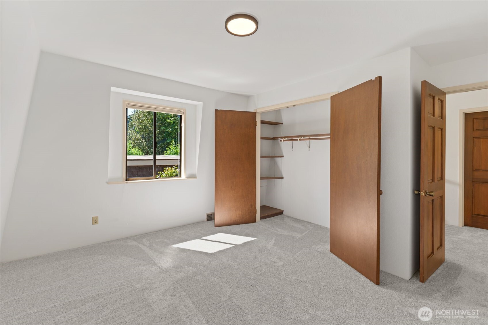 4442 95th Avenue NE Bellevue WA 98004