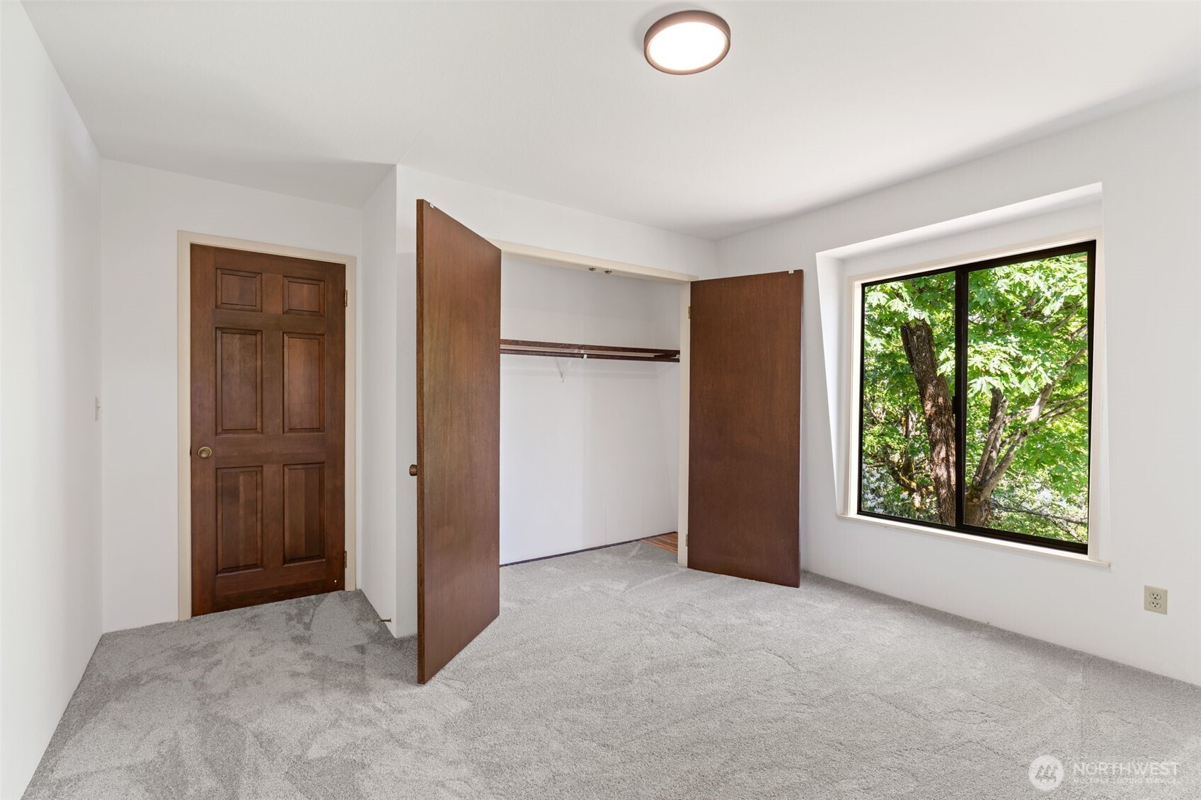 4442 95th Avenue NE Bellevue WA 98004