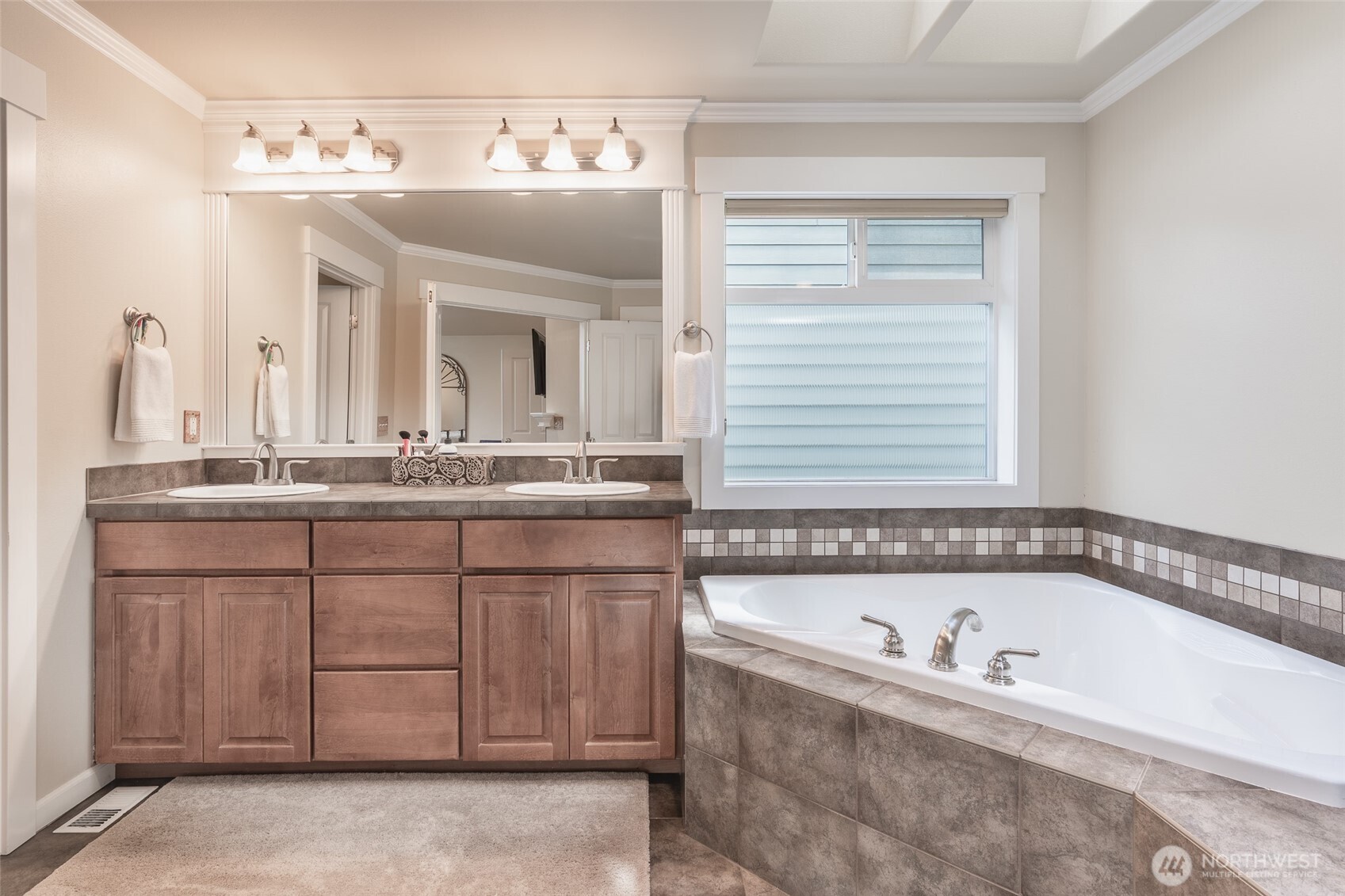 20229 134th Avenue NE Woodinville WA 98072