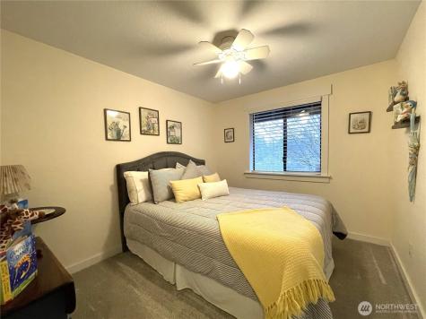 1203 25th Avenue SE Puyallup WA 98374