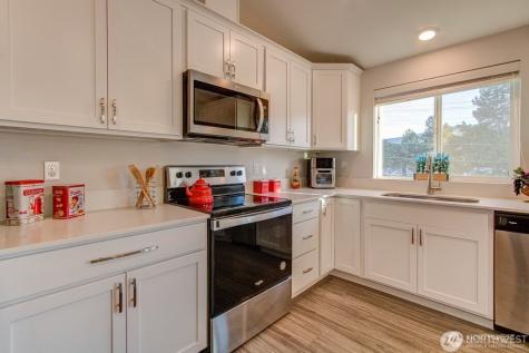 27 Jonagold Lane Manson WA 98831