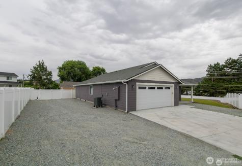 27 Jonagold Lane Manson WA 98831