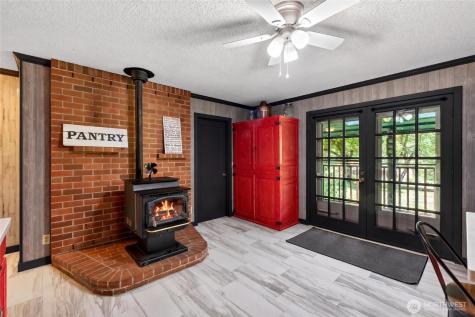 32113 98th Avenue E Eatonville WA 98328