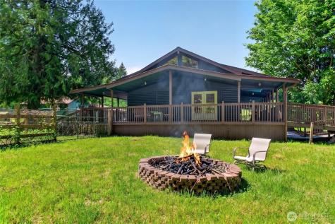 32113 98th Avenue E Eatonville WA 98328