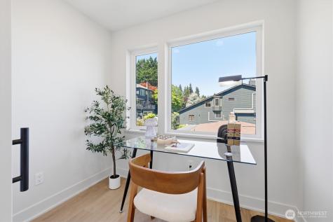 909 32nd Avenue S Seattle WA 98144