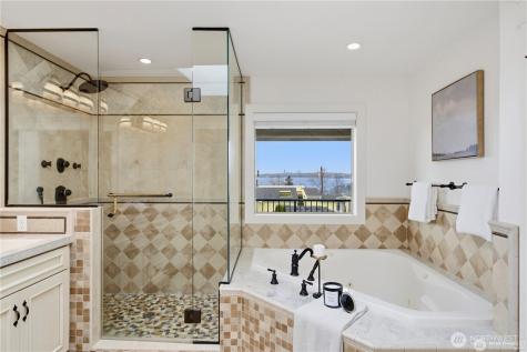 217 7th Avenue W Kirkland WA 98033