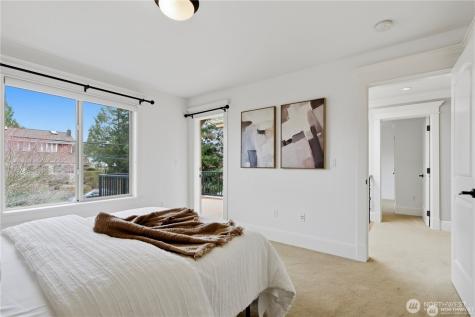 217 7th Avenue W Kirkland WA 98033