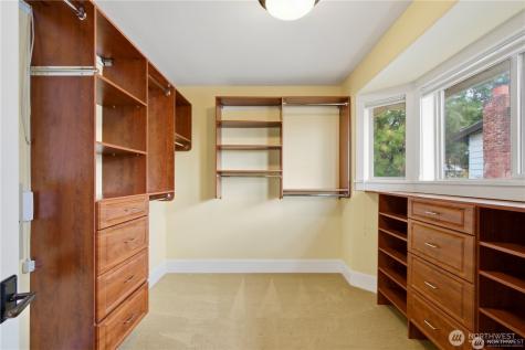 217 7th Avenue W Kirkland WA 98033