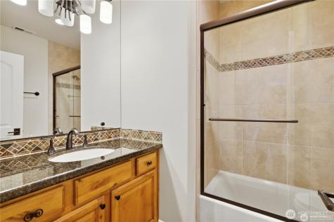 217 7th Avenue W Kirkland WA 98033