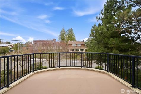 217 7th Avenue W Kirkland WA 98033