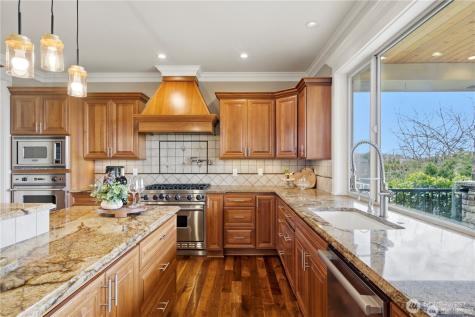 217 7th Avenue W Kirkland WA 98033