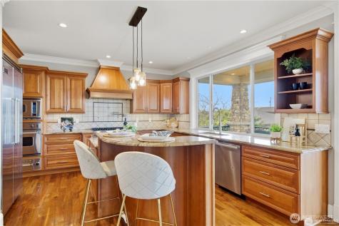 217 7th Avenue W Kirkland WA 98033