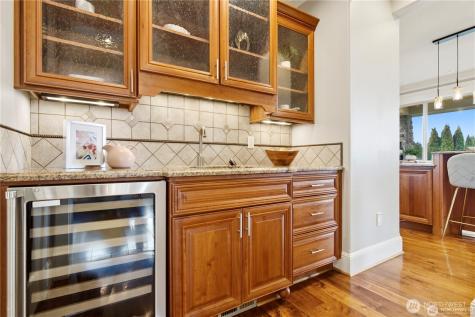 217 7th Avenue W Kirkland WA 98033