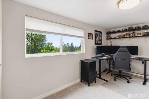 121 S Vista Way Kelso WA 98626