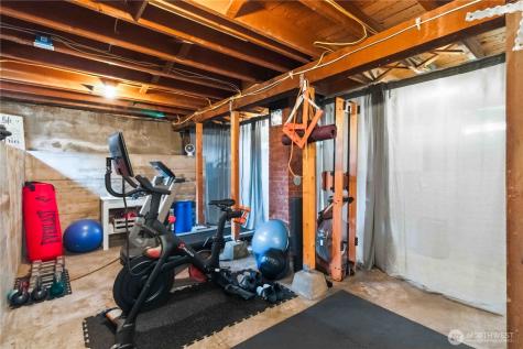 121 S Vista Way Kelso WA 98626