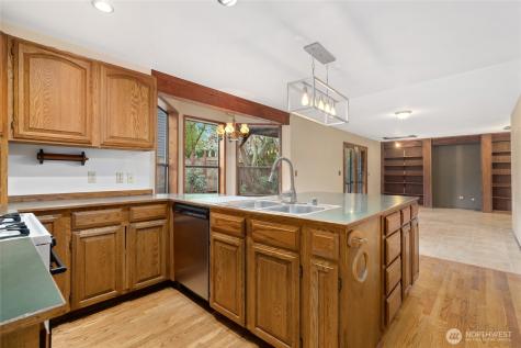 1505 N Lk Stickney Drive Lynnwood WA 98087