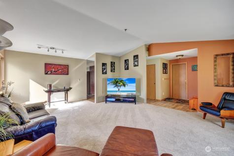 31 75th Street SW Everett WA 98203
