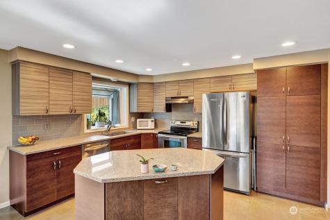 31 75th Street SW Everett WA 98203