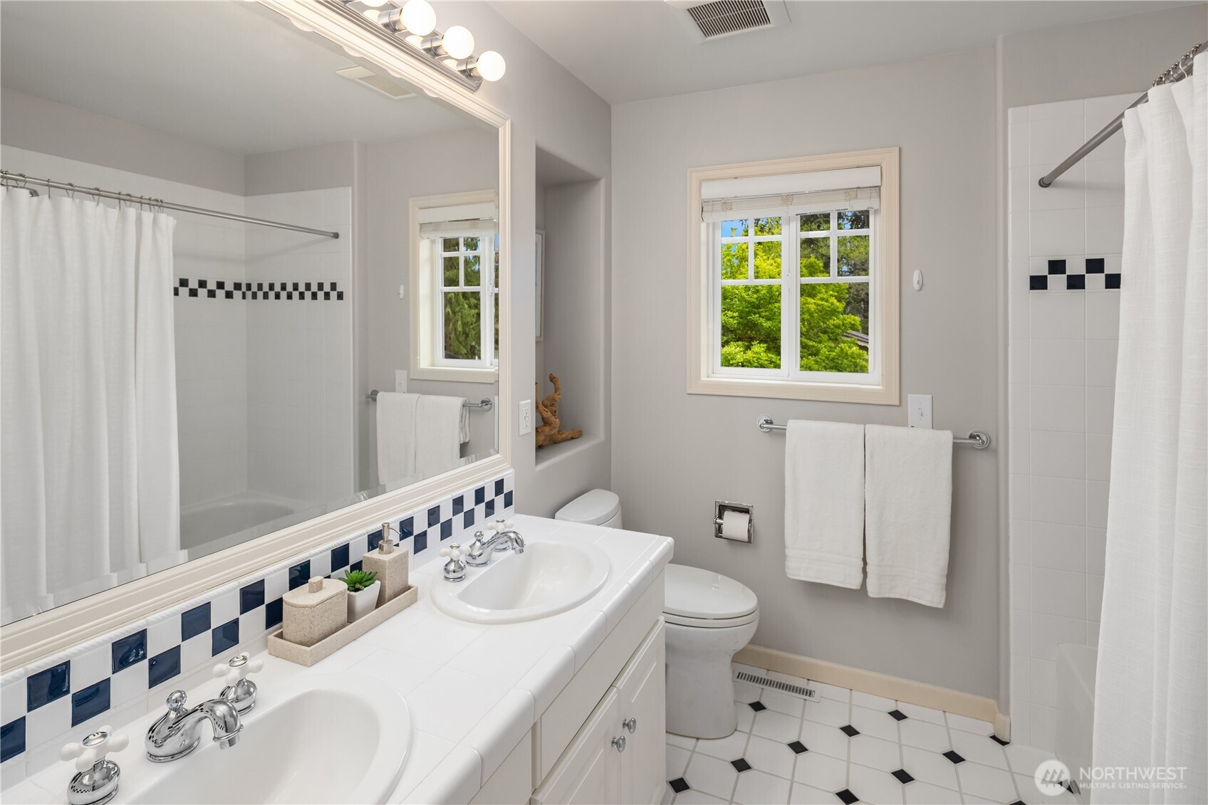 21827 SE 20th Street Sammamish WA 98075