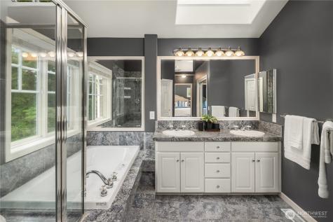 21827 SE 20th Street Sammamish WA 98075