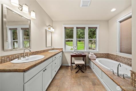 5614 E Lake Bosworth Drive Snohomish WA 98290