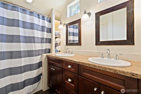 10841 Evergreen Terrace SW Lakewood WA 98498